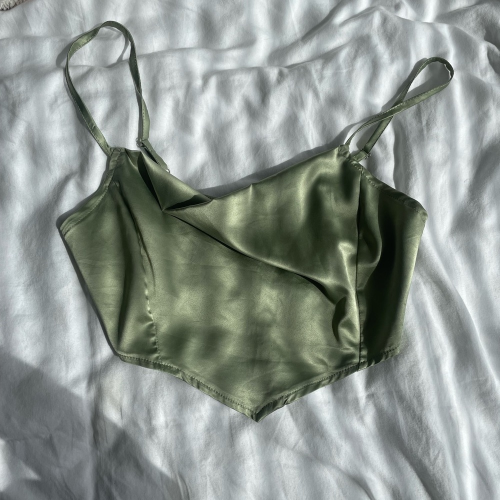 Pretty Little Thing top